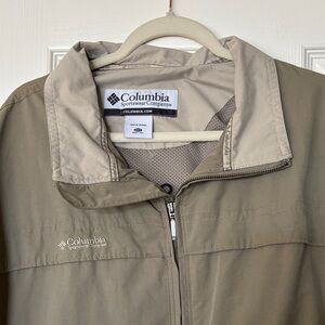 Columbia Men's Beige Windbreaker
